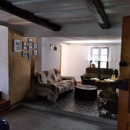 Za Gorami Apartment